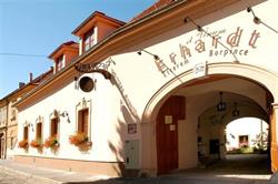 Erhardt Étterem és Panzió