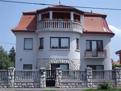 Sasi Panzió és Cukrászda