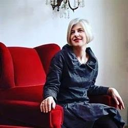 Bara Marianne női kalap és fejdísz tervező kalapszalonja