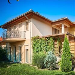 Balatonlelle Apartmanház