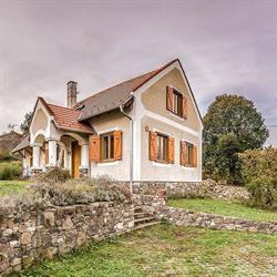 Henye House - Home with a Heart