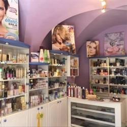 Avon Cosmetic Box Győr