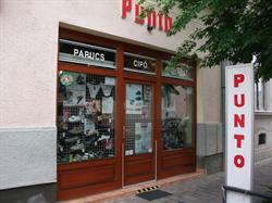 PUNTO PAPUCS, CIPŐ, RUHÁZAT