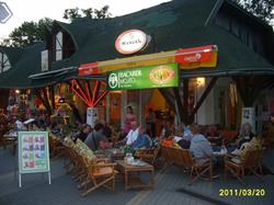 Cafény Koktélterasz és Internet Kávéház