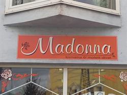 Madonna Molett és Kismama üzlet