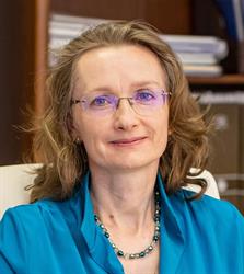 Dr Illés Krisztina