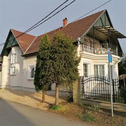 Viola Apartmanház