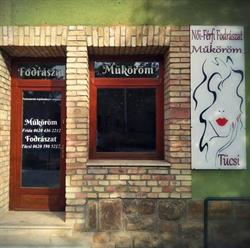 Tücsi fodrászat műköröm