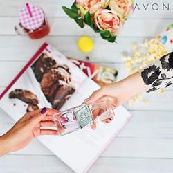 Avon Mánia 051