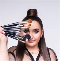 Make Up by Szikora Evelin