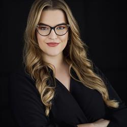 Bíró Regina Makeup Artist - Sminkes Tatabánya
