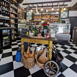Kredenc Cafe & Delicatesse