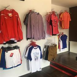 Outlet-Divat