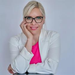 Skorka Zsanett Sminktetoválás