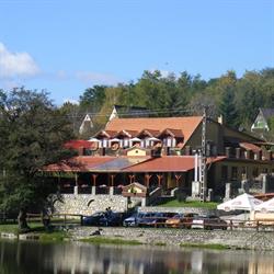 Villa Tópart Vendégház és Étterem