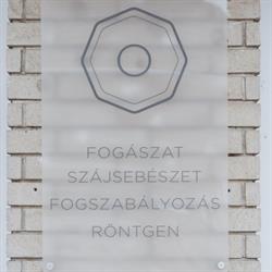 Oktán Fogászat - Fogklinika