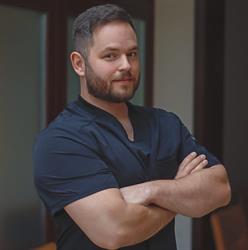 Dr. Zsubori László szájsebész, fogorvos