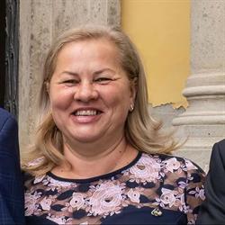 Sági Gabriella független alkusz