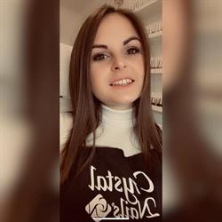 Spanyiel Viktória kézápoló és műkörömépítő