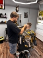 Vidám hangulat a Trophy Barber Shopban