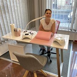 Beatrix Köröm Studió