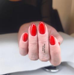 Nails by Eszter Tantics