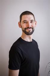 Teszár Bertalan Gyógy- és sportmasszőr, Korokán terapeuta