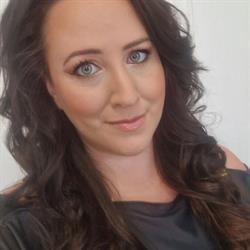 Klaudia kozmetikus, sminkes