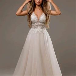 Best wedding dress. Menyasszonyi ruha bizományi és kölcsönző Székesfehérvár.