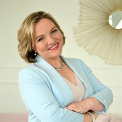 Dr. Csomai Zita