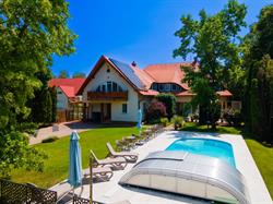 Künszler medencés Apartmanház
