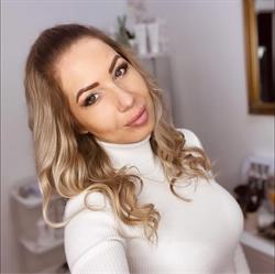 Császár Tímea kozmetikus bőrterapeuta-szempilla stylist