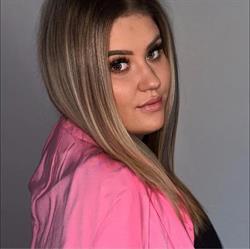 Royal Beauty Salon - Gombás Fanni