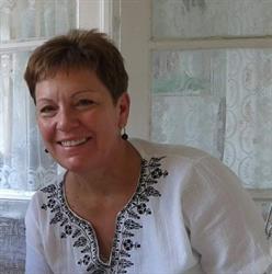 Dr. Ugró Éva
