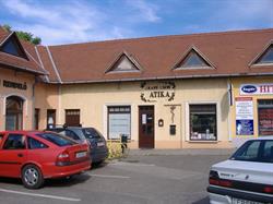 Aranykígyó Patika, Komárom