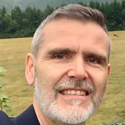 Dr. Utassy Viktor