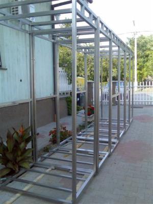 Konténer