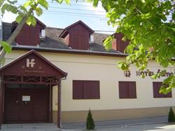 Fáma Hotel És Étterem