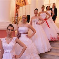 Anikó Esküvői Ruhaszalon