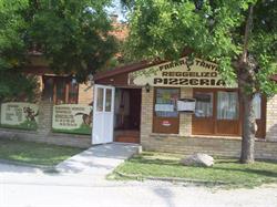 Farkastanya Pizzéria És Étterem