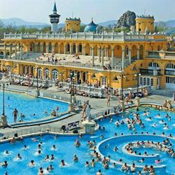 SZÉCHENYI GYÓGYFÜRDŐ ÉS USZODA