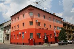 Csirke Hotel Étterem