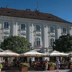 Pátria Kávéház És Étterem