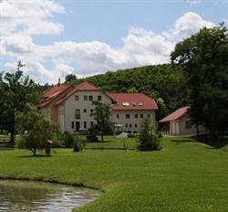 Csicsergő Szabadidőközpont - Nova - Étterem