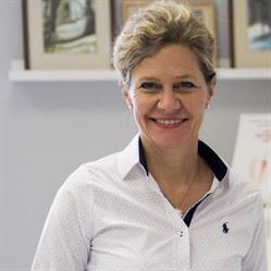 Dr Máthé Annamária