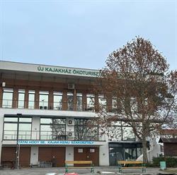Új Kajakház Ökoturisztikai Központ