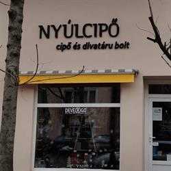 NYÚLCIPŐ DIVATÁRU BOLT
