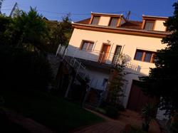 Holló Vendégház