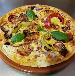 Tuti vegyesbolt, pizzéria